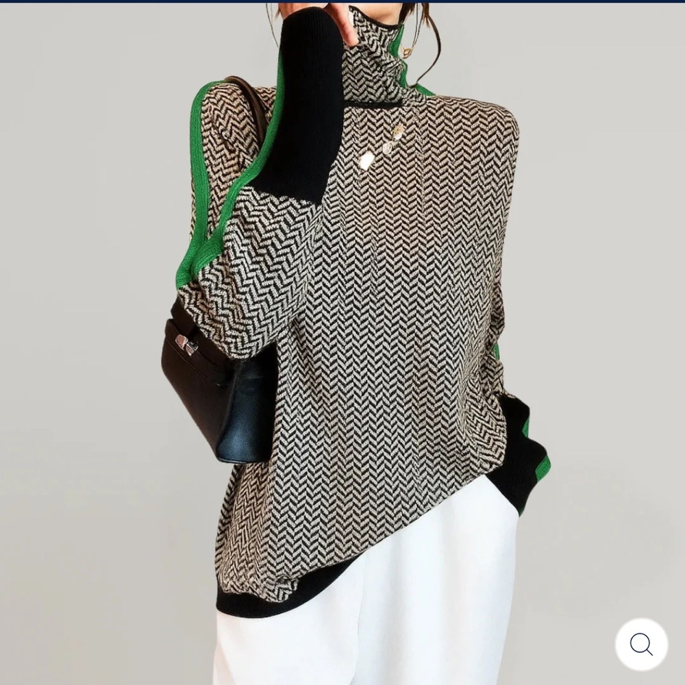 Relaxed turtleneck sweater